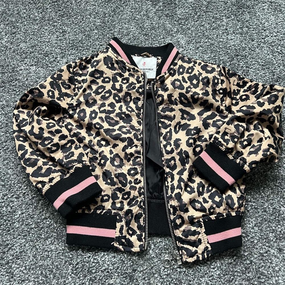 Girls 3T leopard bomber jacket like new!